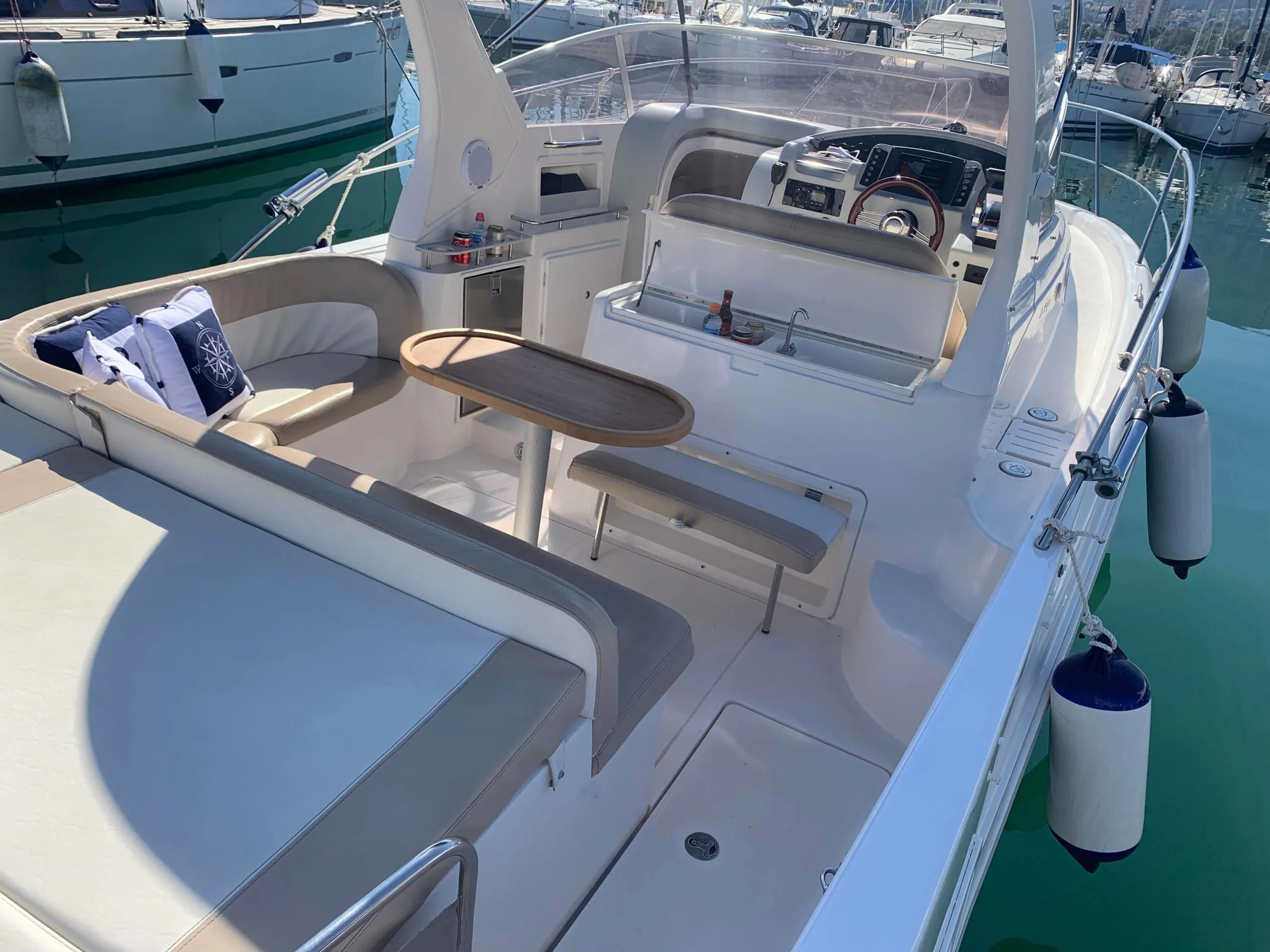 Charter a 7.49m Faeton 29 Scape Motor Yacht in Denia