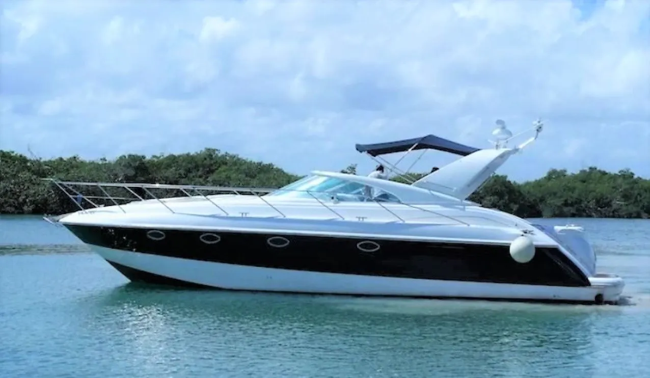 Rent a 13.88m Motor Yacht in Mykonos City