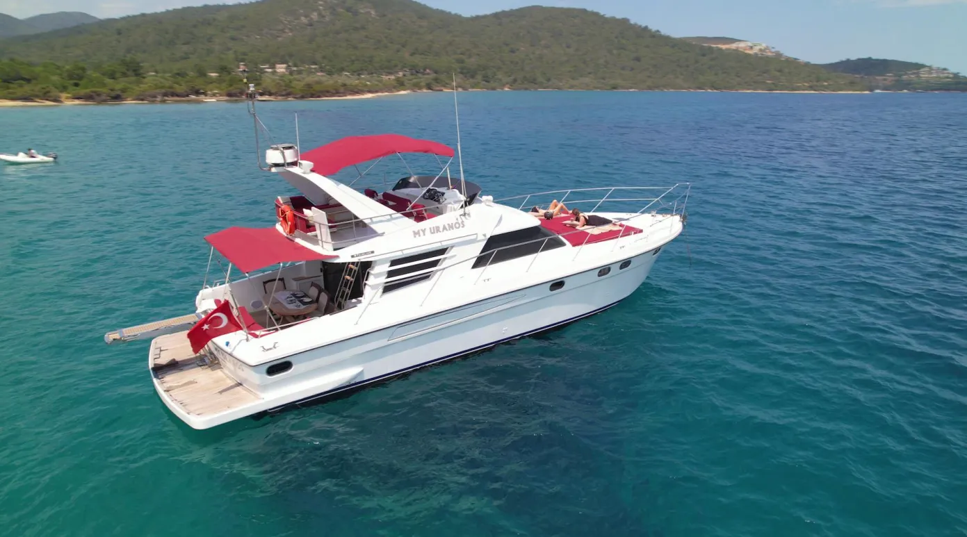 Rent a 17.5m Motor Yacht in Bodrum