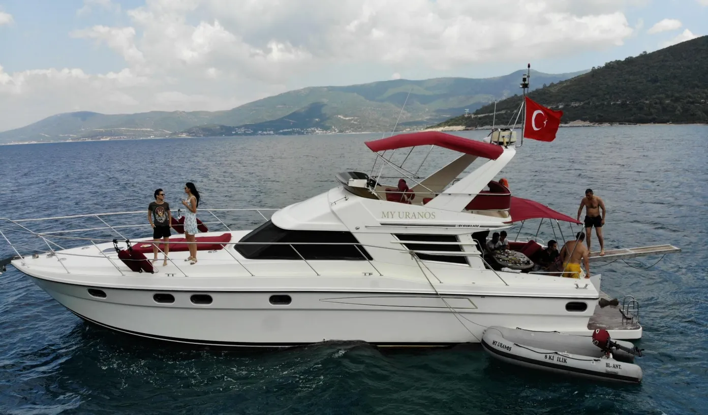 Rent a 17.5m Motor Yacht in Bodrum