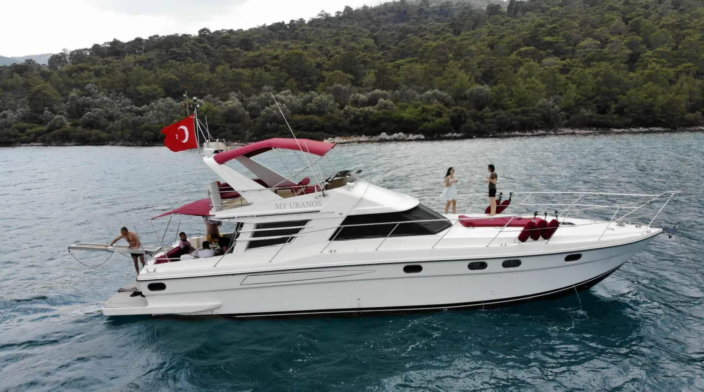 Rent a 17.5m Motor Yacht in Bodrum