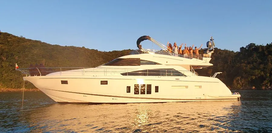 Avanti Charter Boat