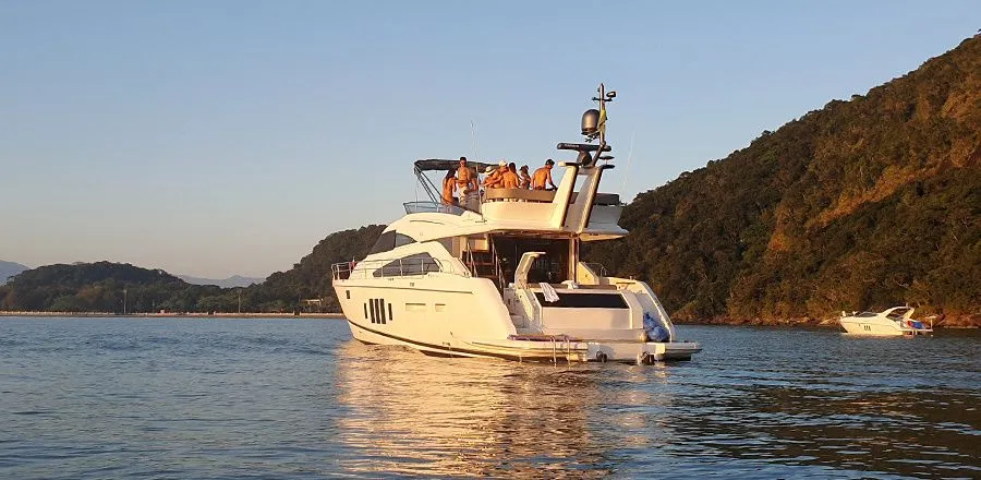 Avanti Charter Boat