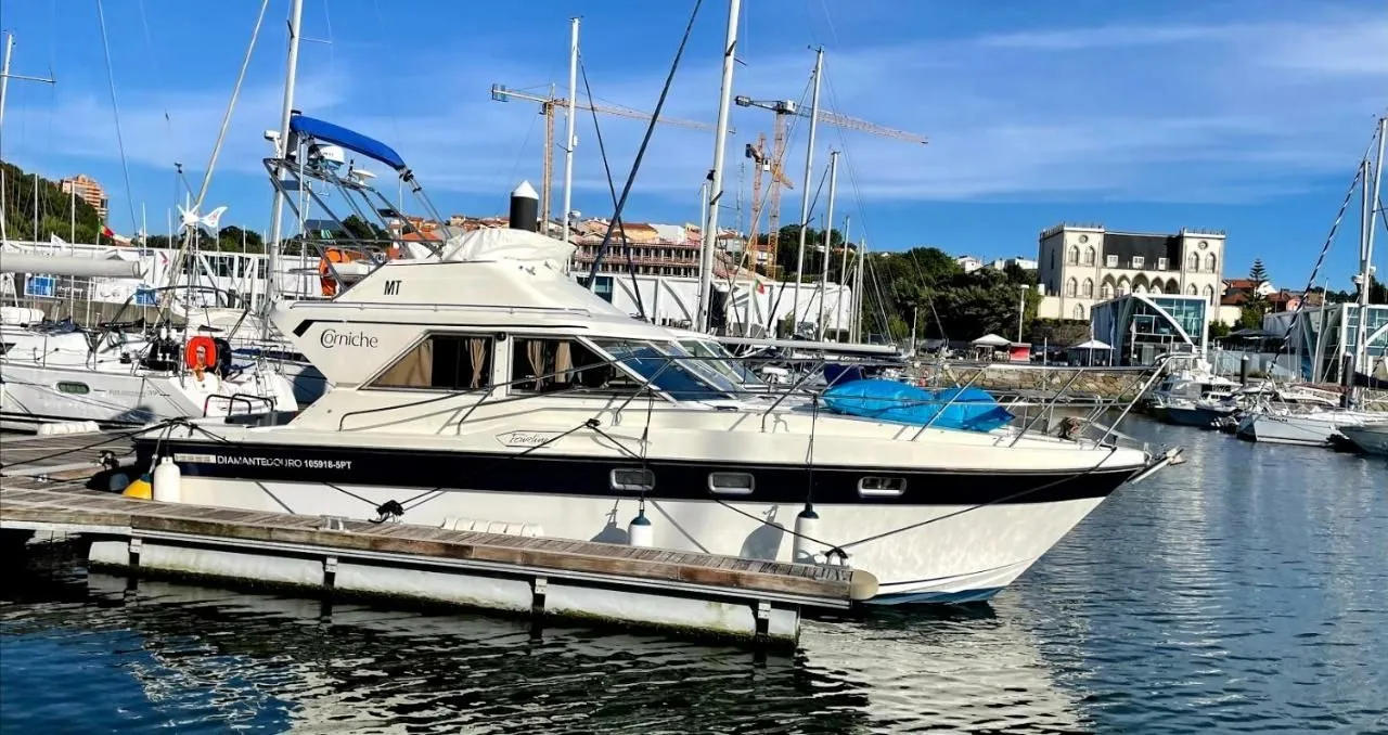Diamantedouro Charter Boat