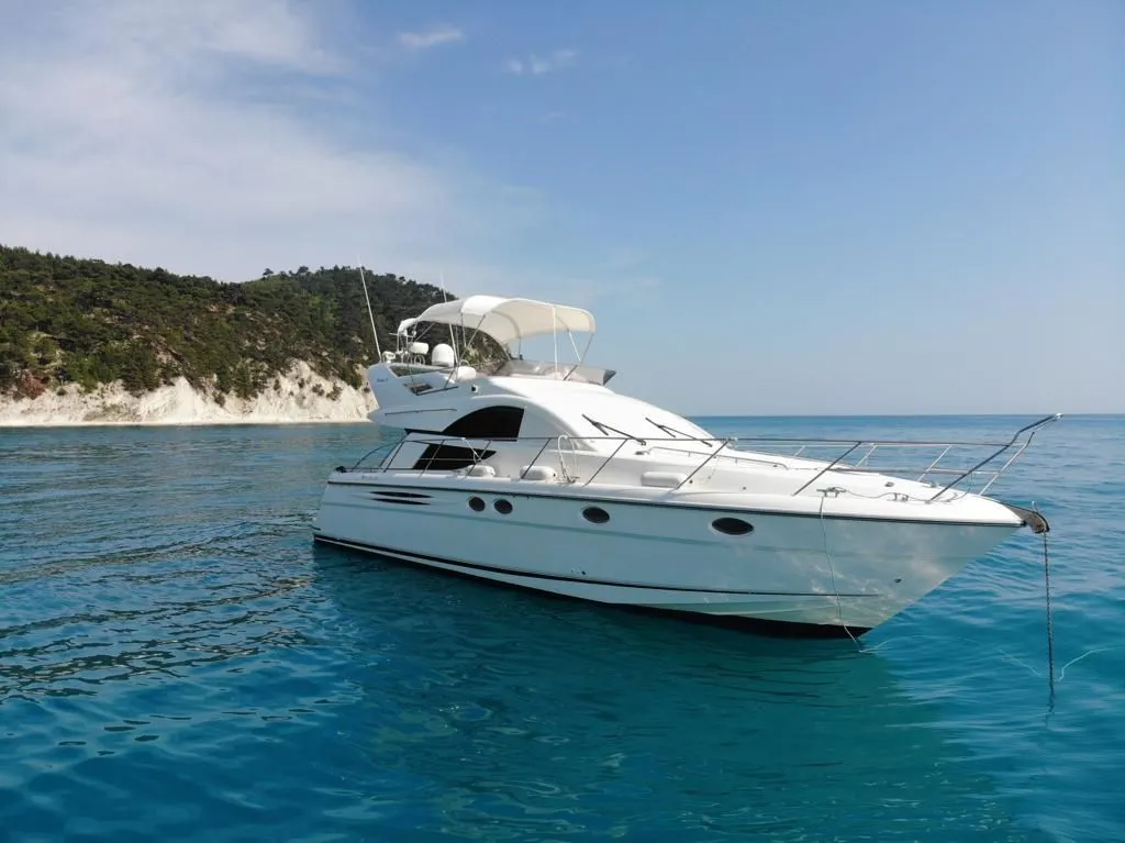 Rent a 15.25m Motor Yacht Fairline Phantom 46 in Gelendzhik