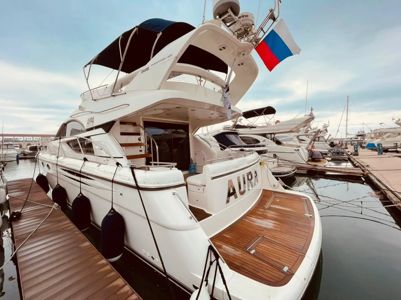 Charter a 16m Motor Yacht Fairline Phantom 50 in Sochi