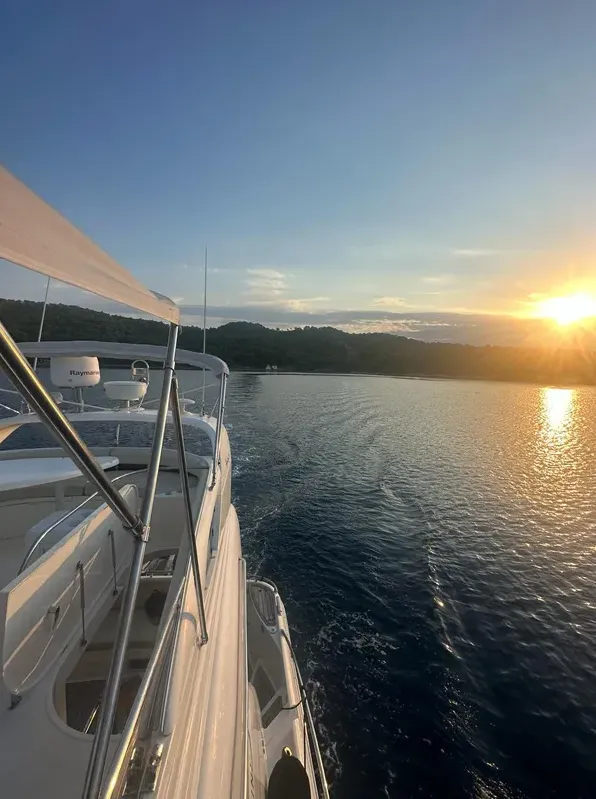 Amilla Charter Boat
