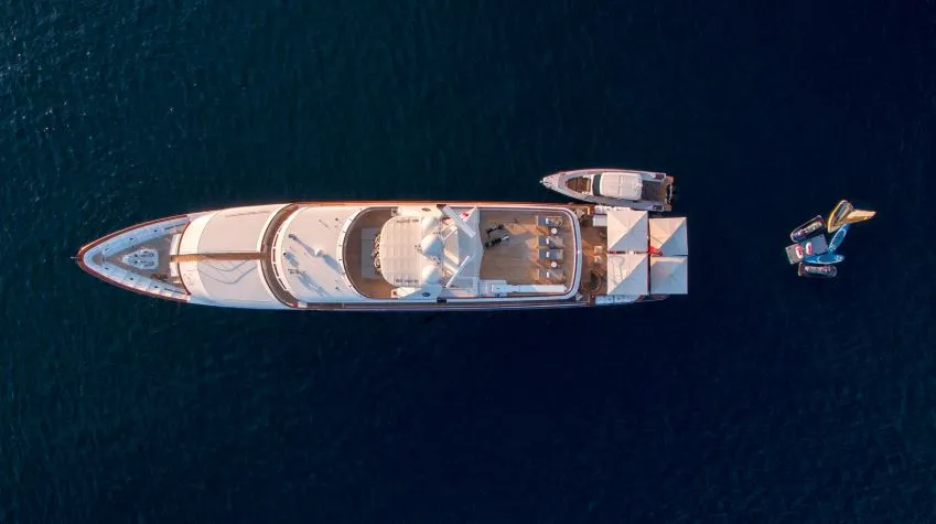 Explore Uturoa on a 49.68m Feadship 470 Motor Yacht Rental