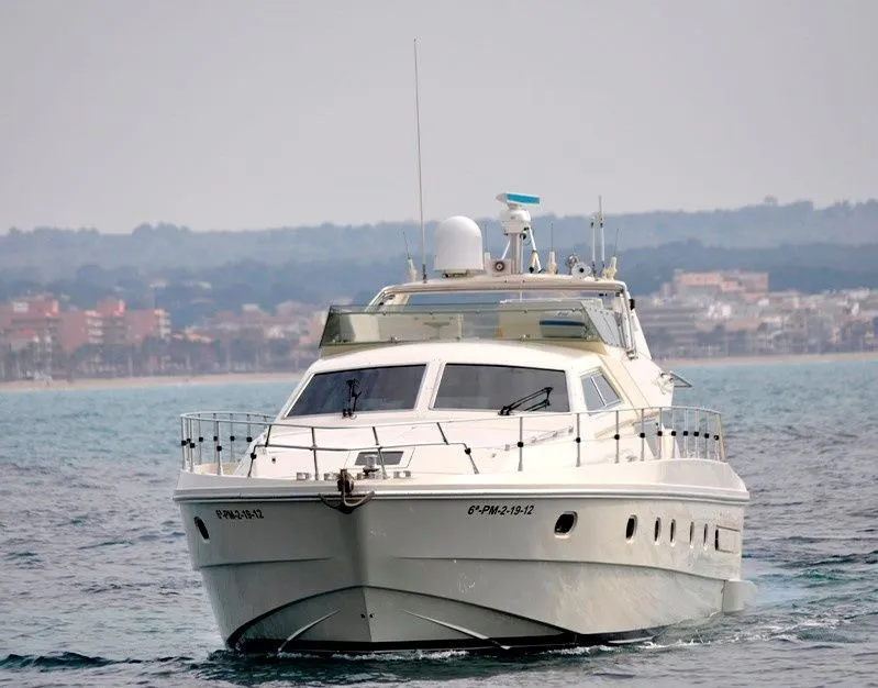 Tres Sirenas Charter Boat