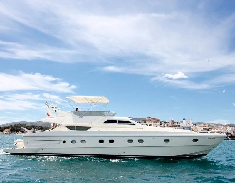 Tres Sirenas Charter Boat