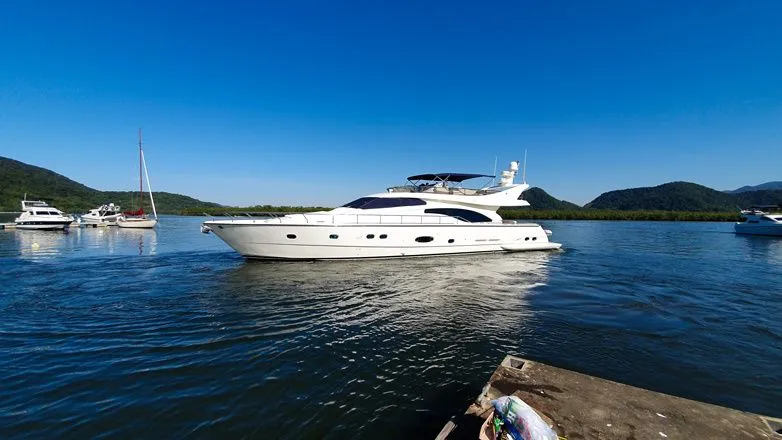 Rent a 22.6m Ferretti 44 Motor Yacht in Guarujá