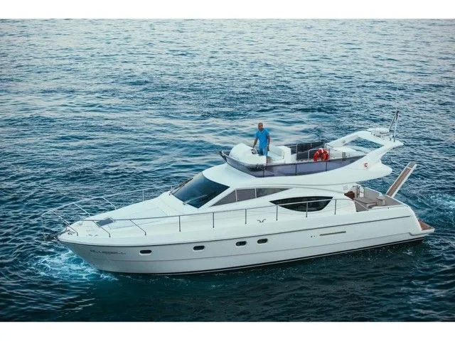 Charter a 14.35m Ferretti 460 in Podstrana