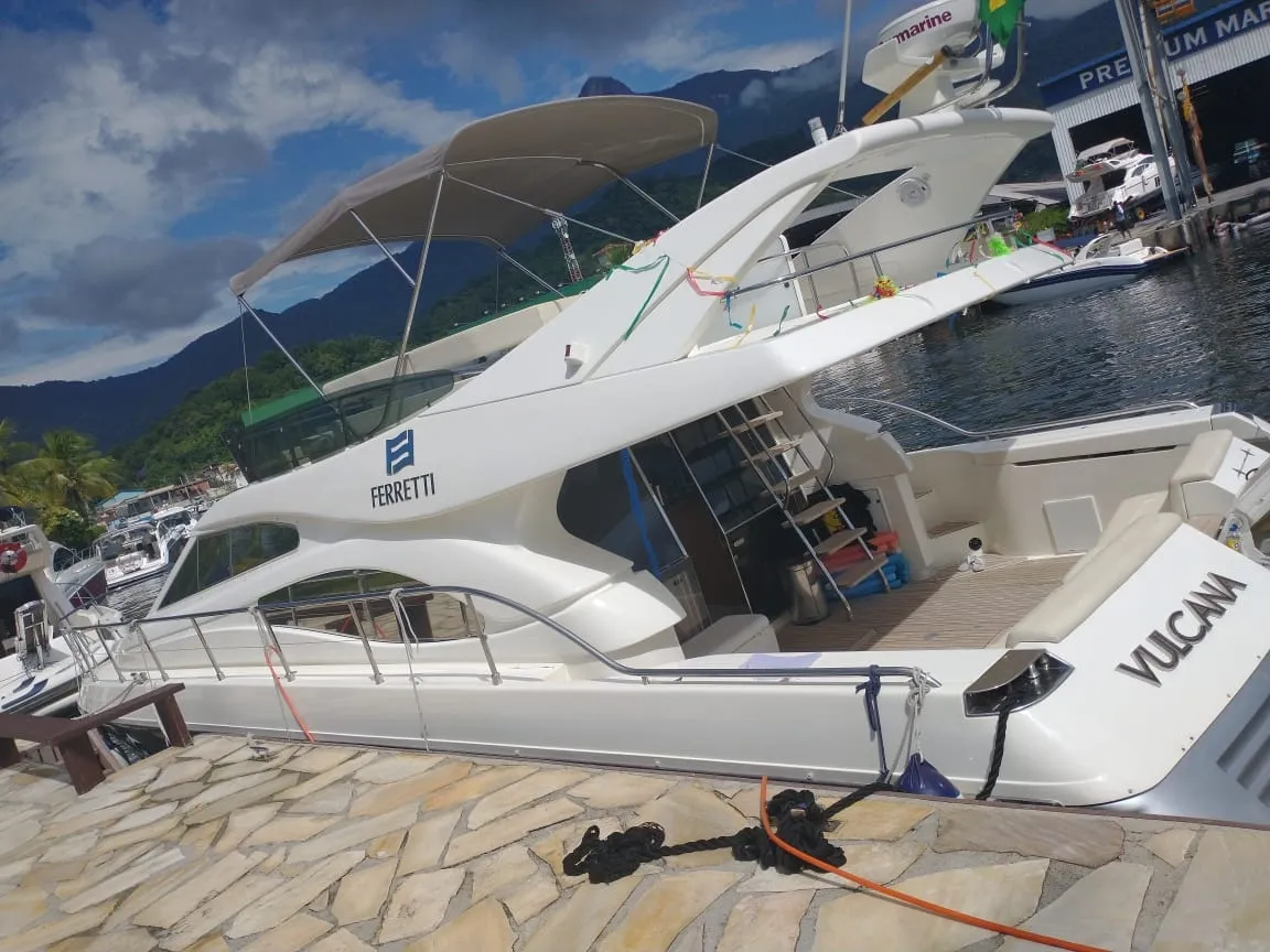 15.4m Porto Frade Ferretti 52 Hire