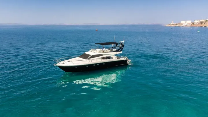 Charter a 15.99m Boat in La Paz