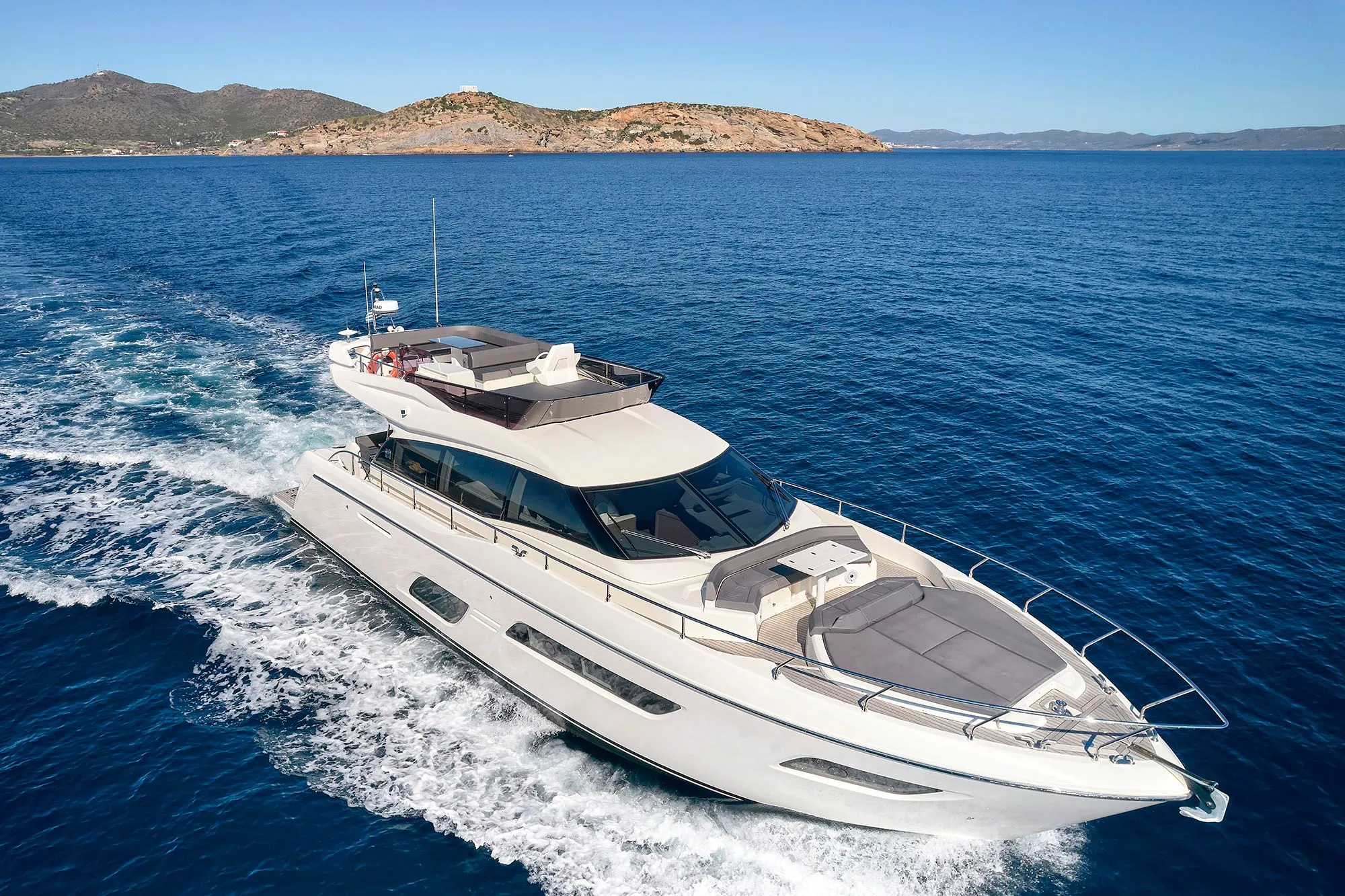 Explore Lavrion on a 17m Rental Motor Yacht Ferretti 550