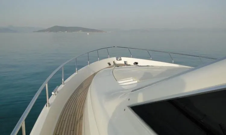 Charter a 21.2m Ferretti 680 Motor Yacht in Athens