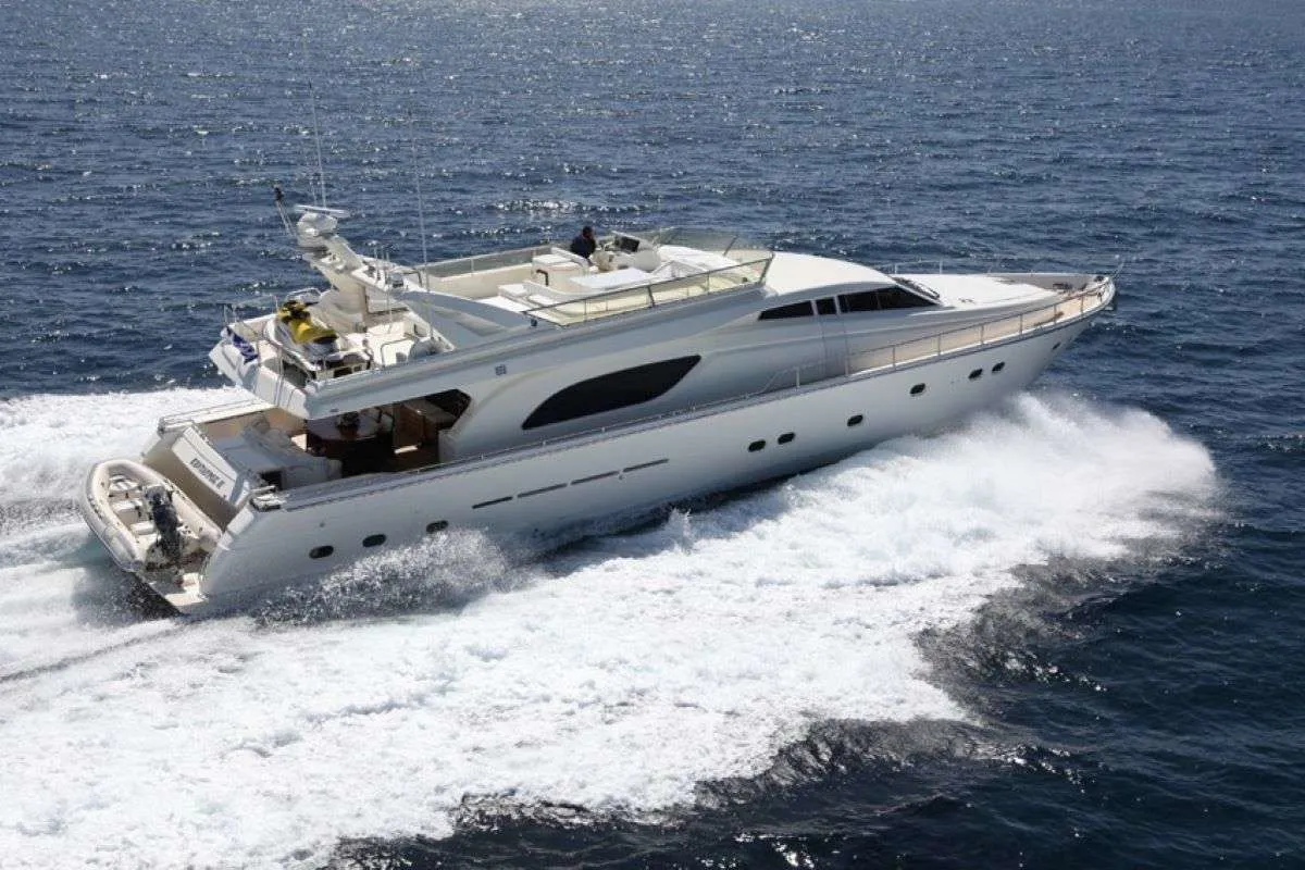 Rent a 23.98m Ferretti 80 Motor Yacht in Gouvia