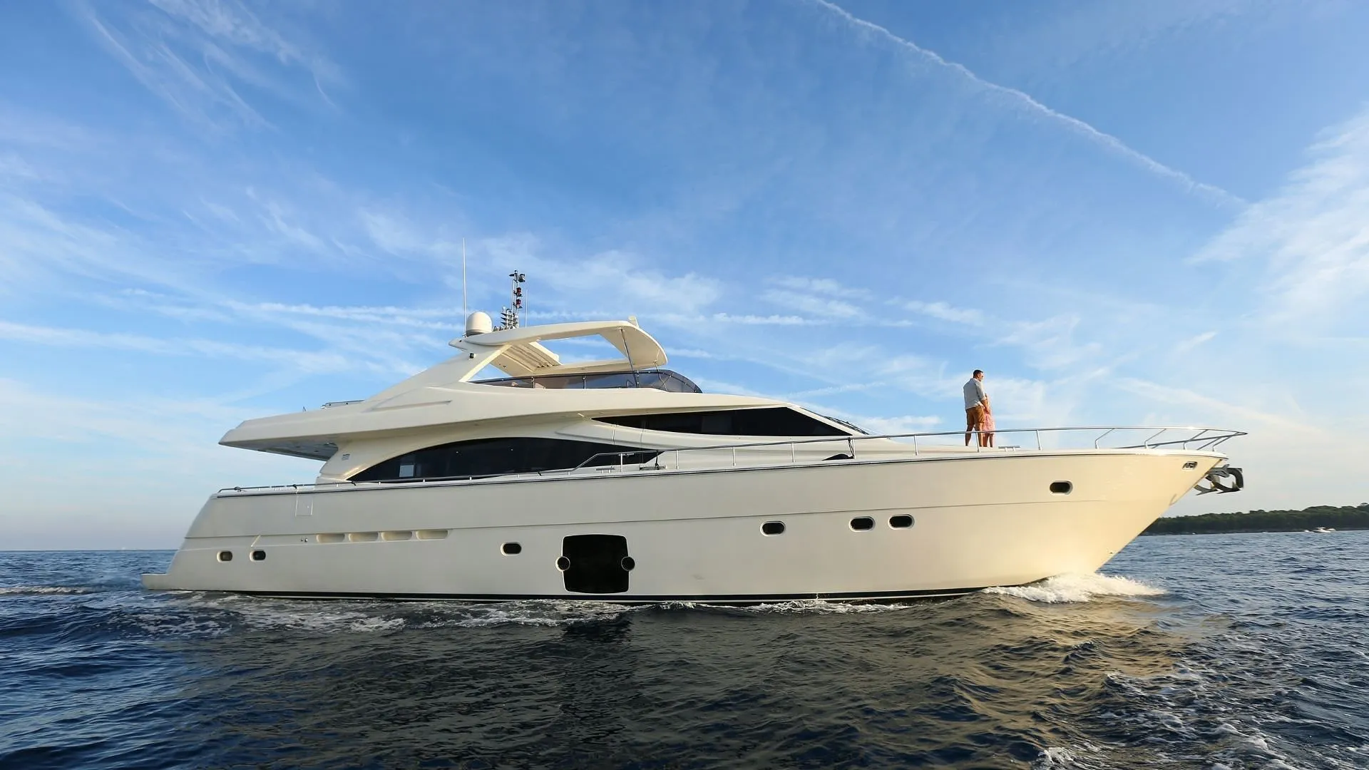 Лодка - Взять в чартер 25.3м Ferretti 830 моторная яхта в Гольф-Жуан