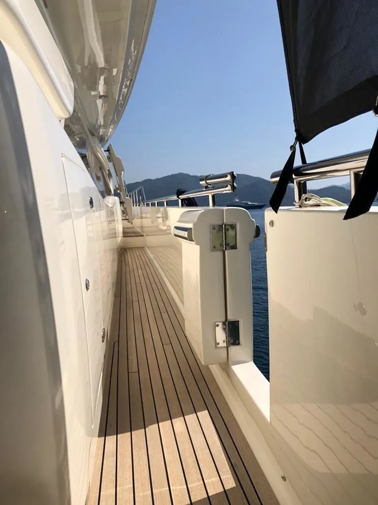 Explore Ören on a 25.3m Rental Ferretti 830