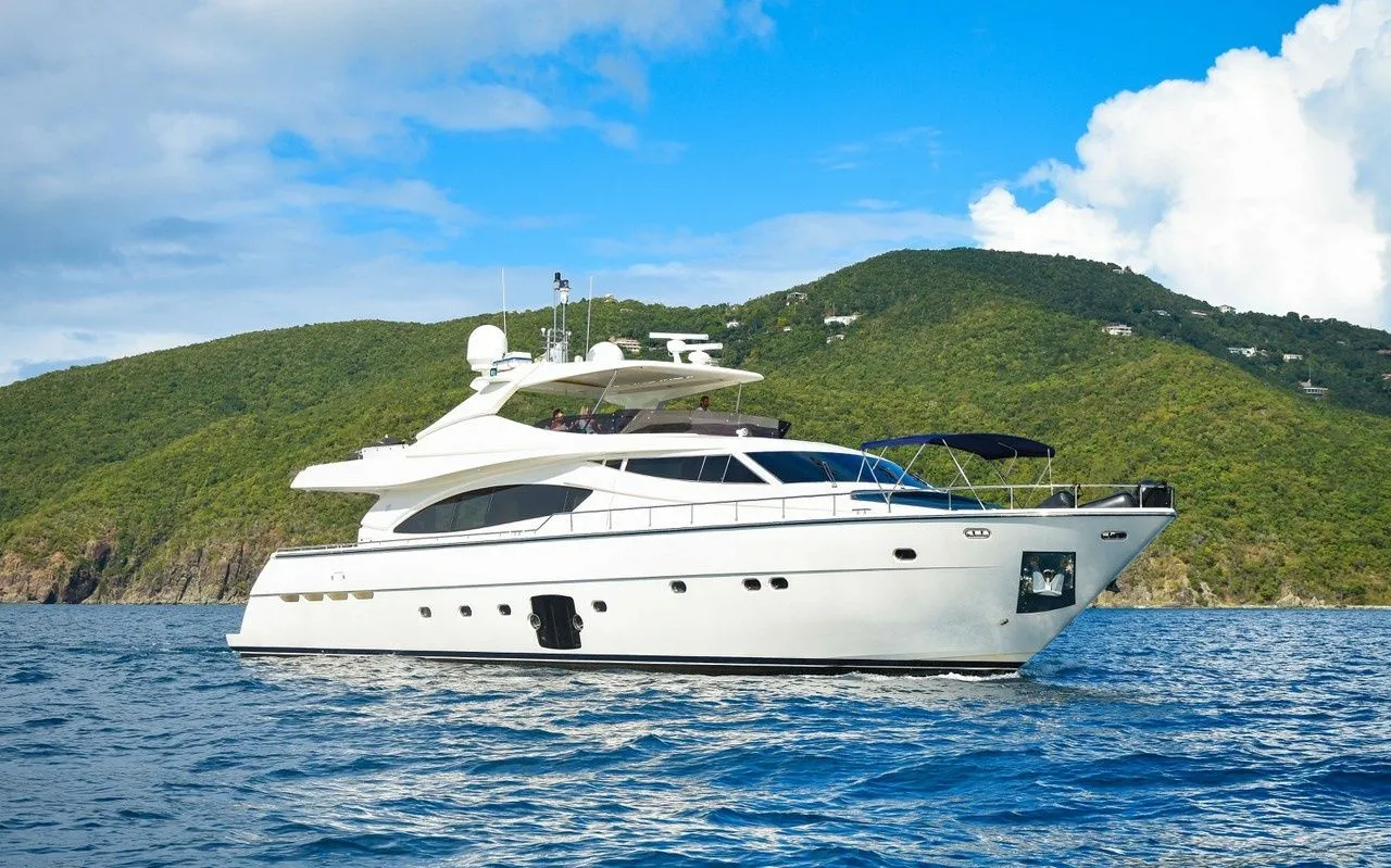 Rent a 26.8m Boat in Saint Thomas
