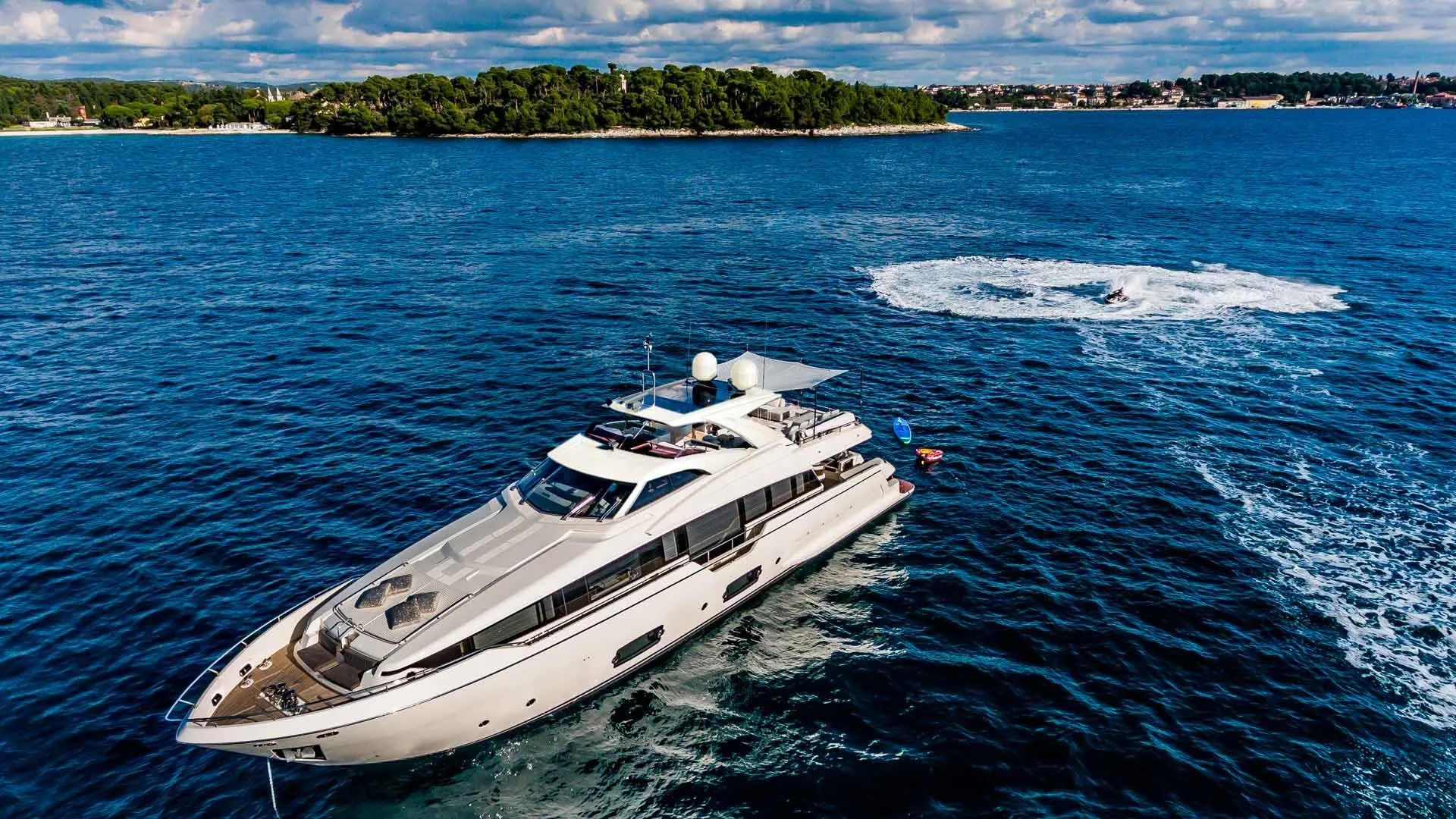 Explore Herceg Novi on a 29.2m Ferretti 960 Motor Yacht Rental