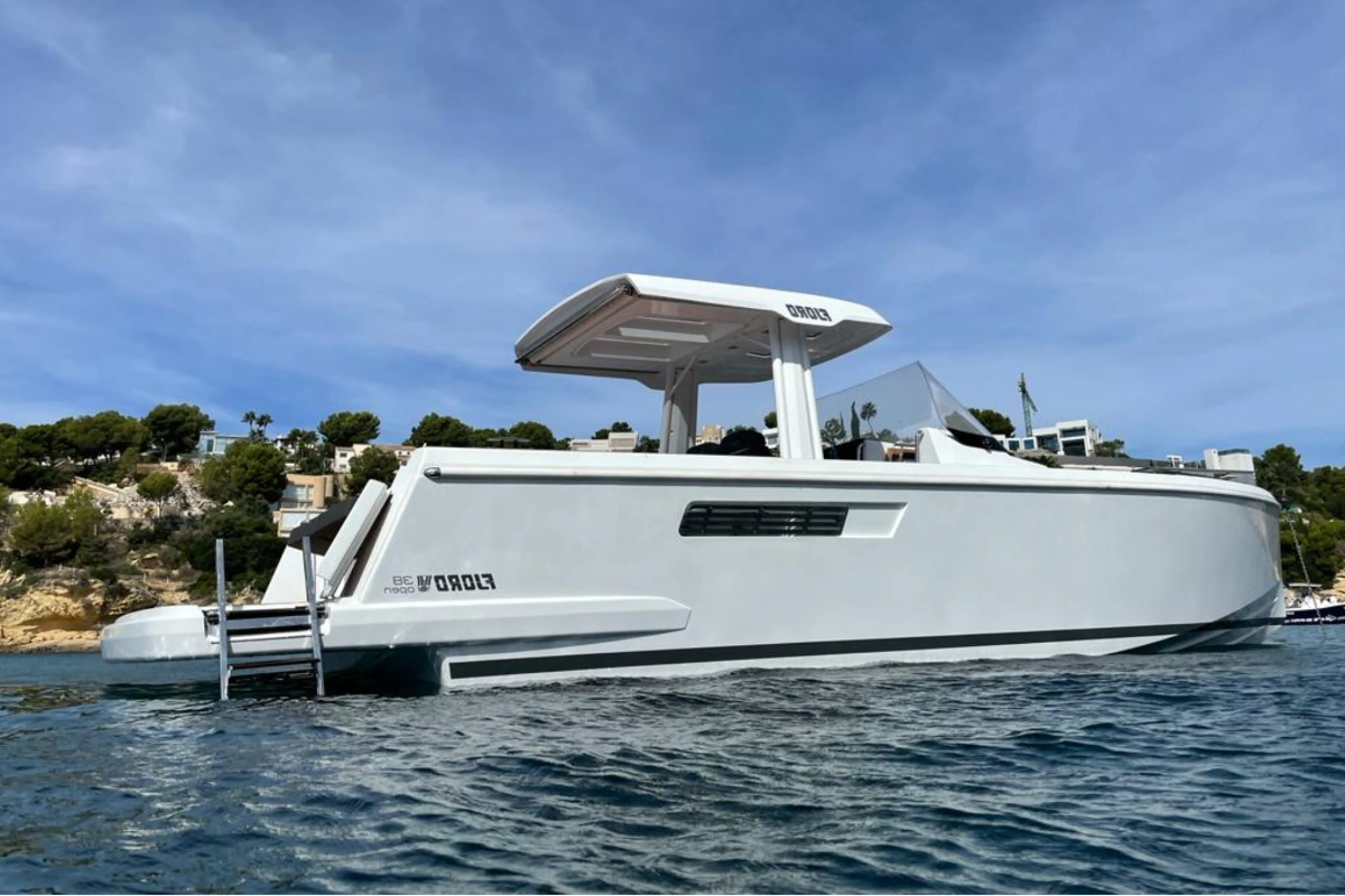 12.1m El Toro Fjord 38 Motor Yacht Hire