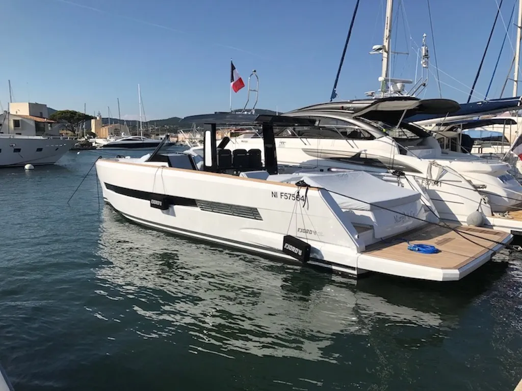 Rent a 12.59m Boat in Grimaud