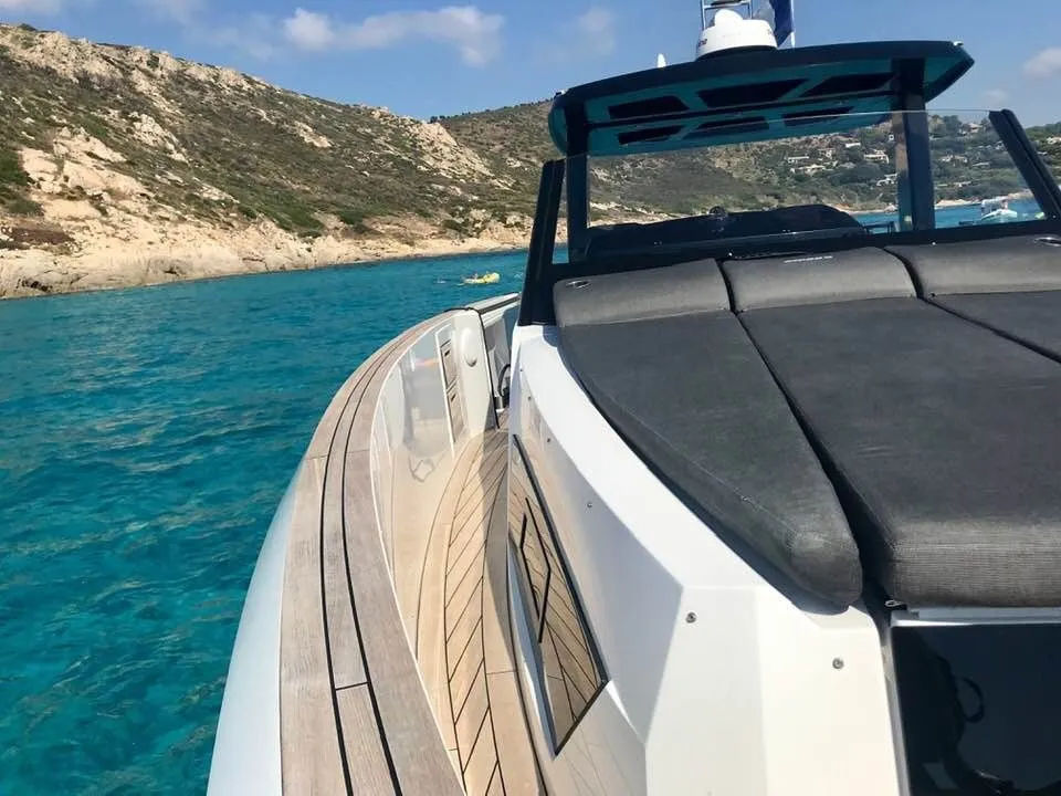 Rent a 12.59m Boat in Grimaud