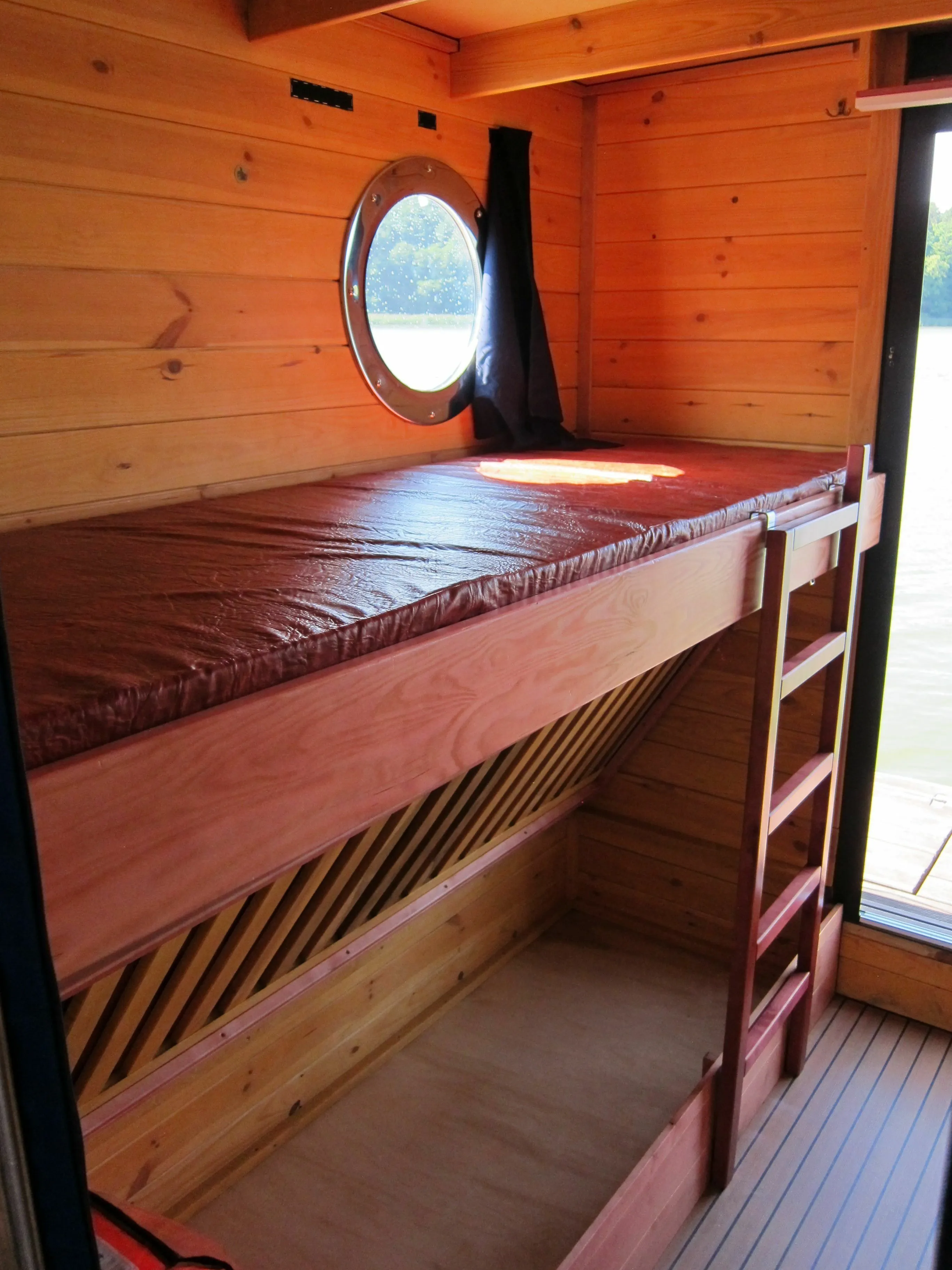 Inselblick 01 Charter Boat