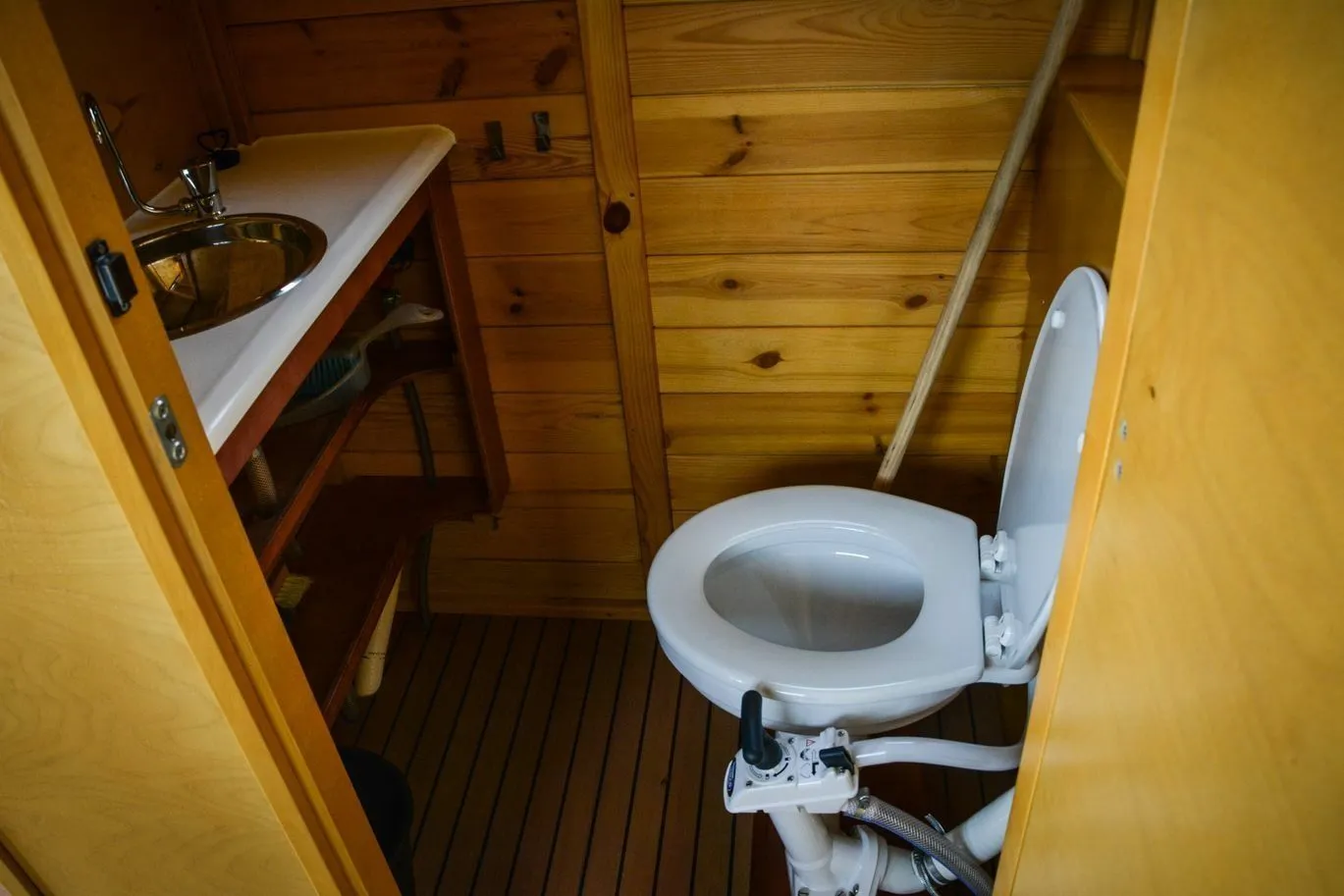 Explore Rheinsberg on a 9m Rental Boat