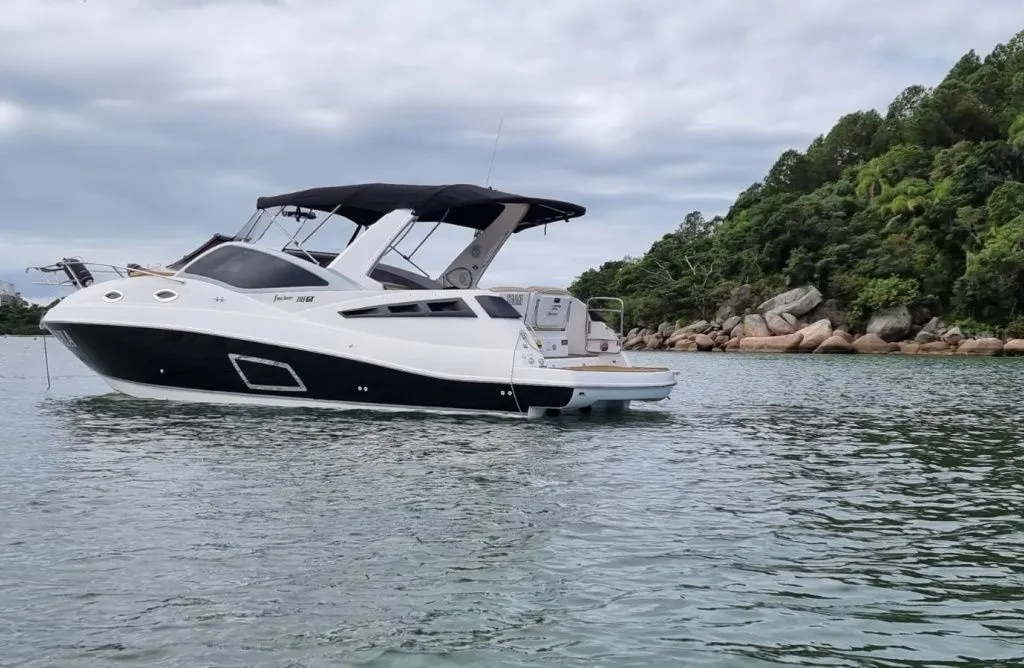 Rent a 9.64m Focker 310 Motor Yacht in Trapiche de Canasvieiras