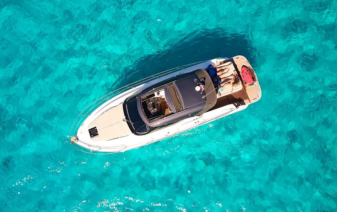 No Name Charterboot - 4