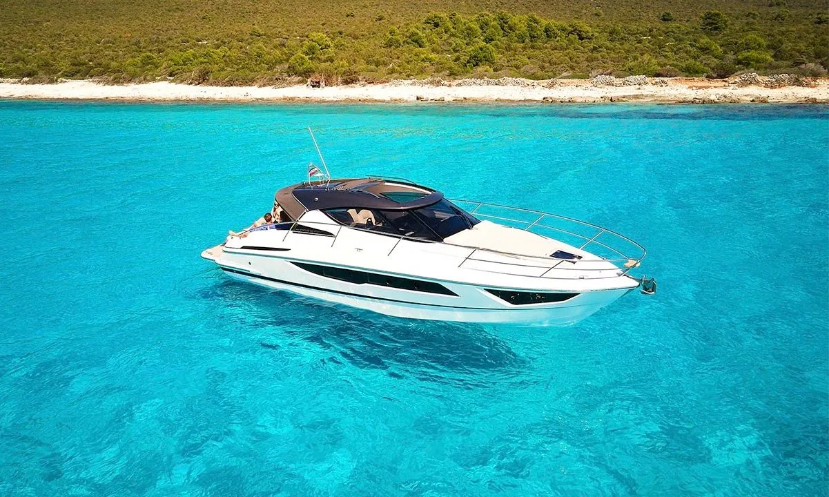 No Name Charterboot - 3