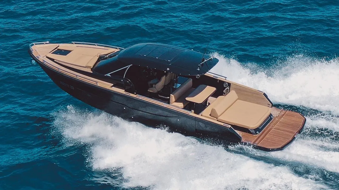 Alex Charterboot - 4