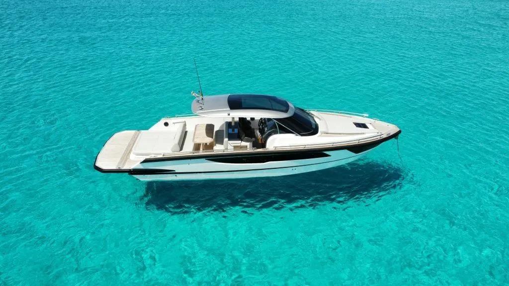 Чартер Hug - 3