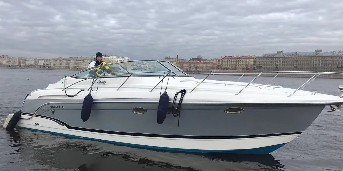 Tekne - Saint Petersburg Kiralık Formula Boats 31 PC 10.08m Motoryat