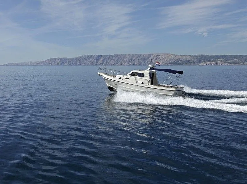 Rent a 8.54m Motor Boat in Novi Vinodolski