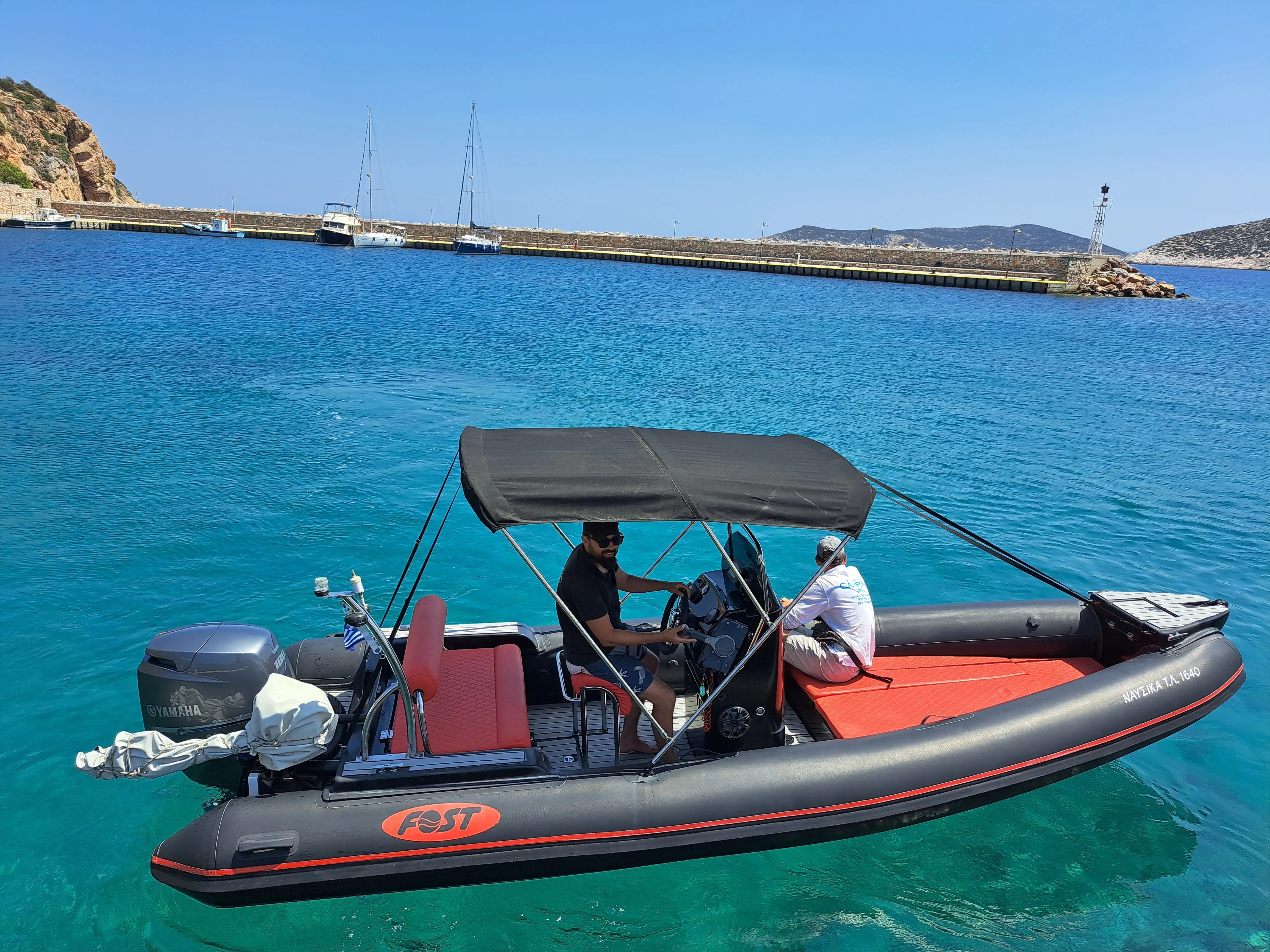 Rent a 5.65m Motor Boat Fost Twister 535 in Sifnos