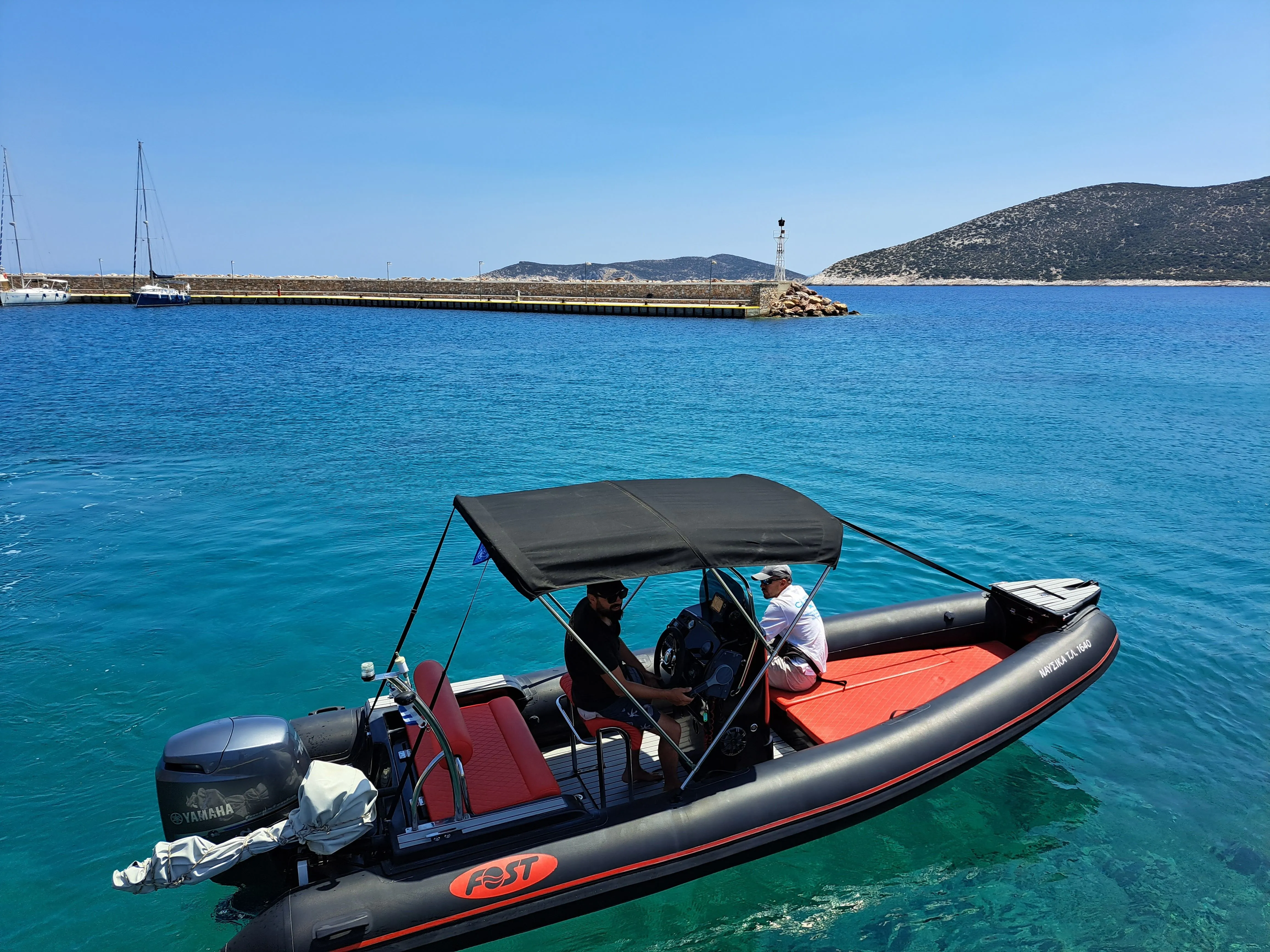 Rent a 5.65m Motor Boat Fost Twister 535 in Sifnos
