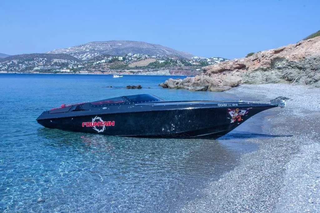 Rent a 10m Boat in Glyfáda