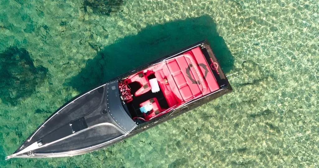Rent a 10m Boat in Glyfáda
