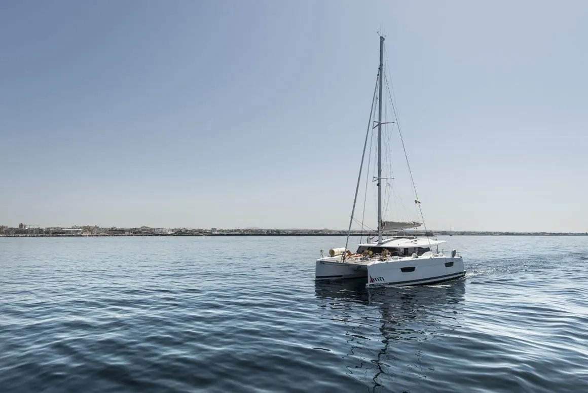 Rent a 12.58m Boat in Marsala