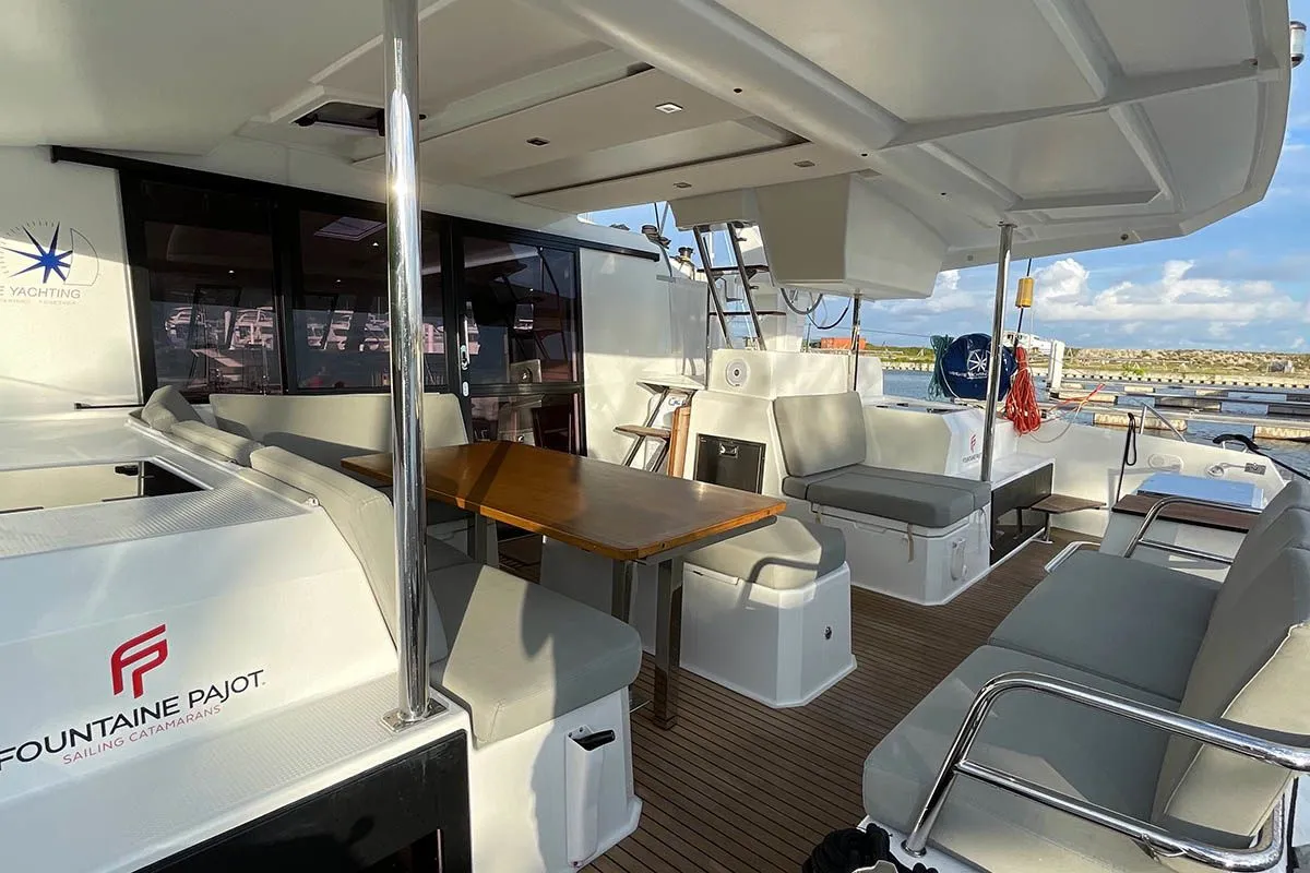 Rent a 12.58m Boat in Tortola