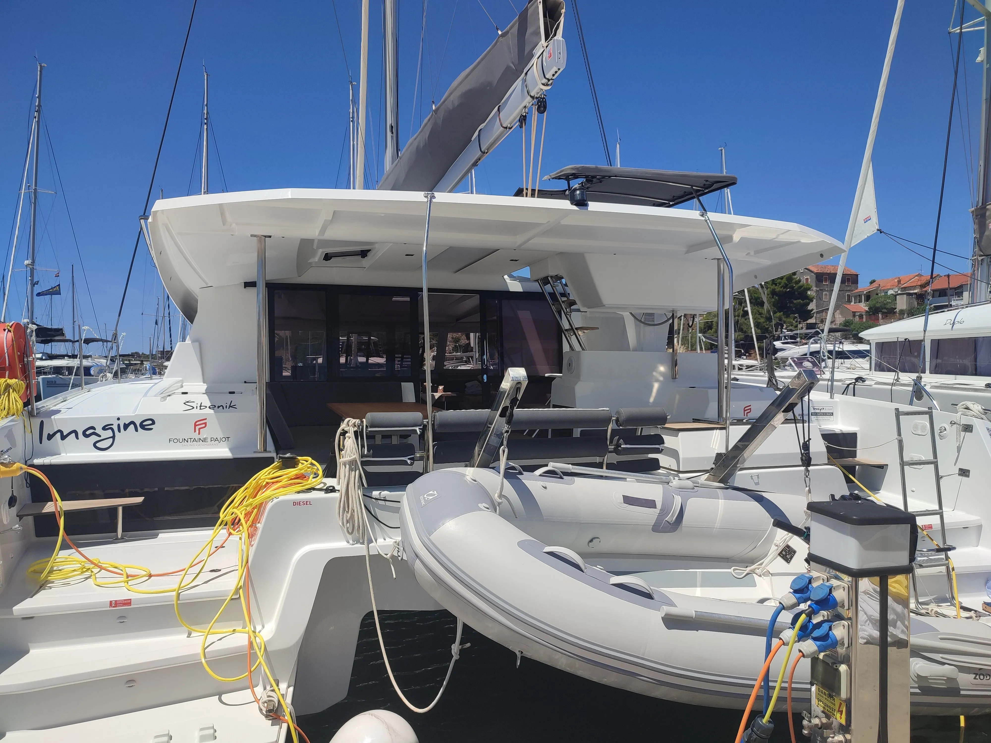 Rent a 12.58m Boat in Šibenik