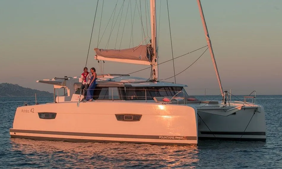 Rent a 12.58m 6 Cabin Catamaran in Bormes-les-Mimosas