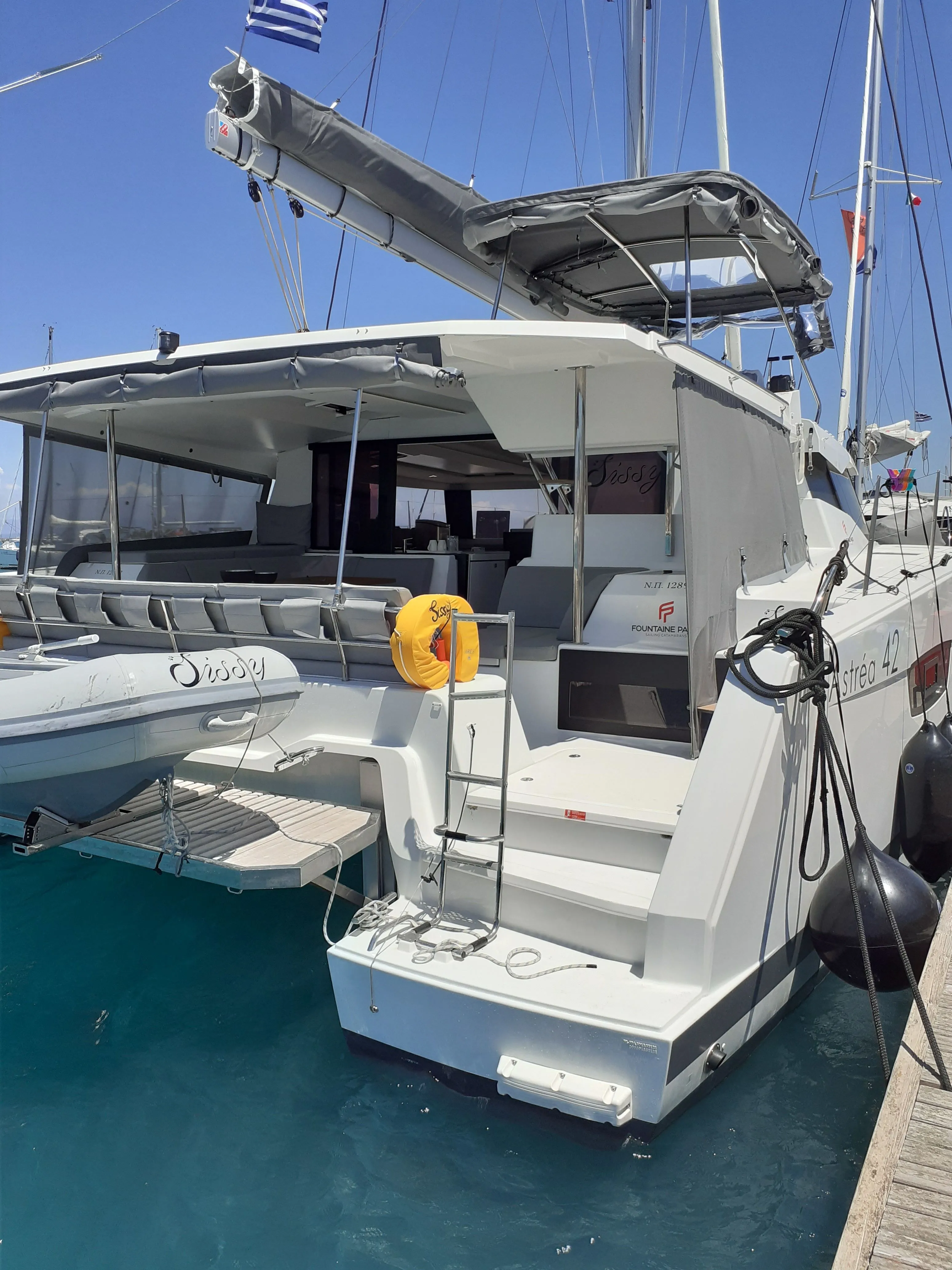 Sissy Charterboot - 5