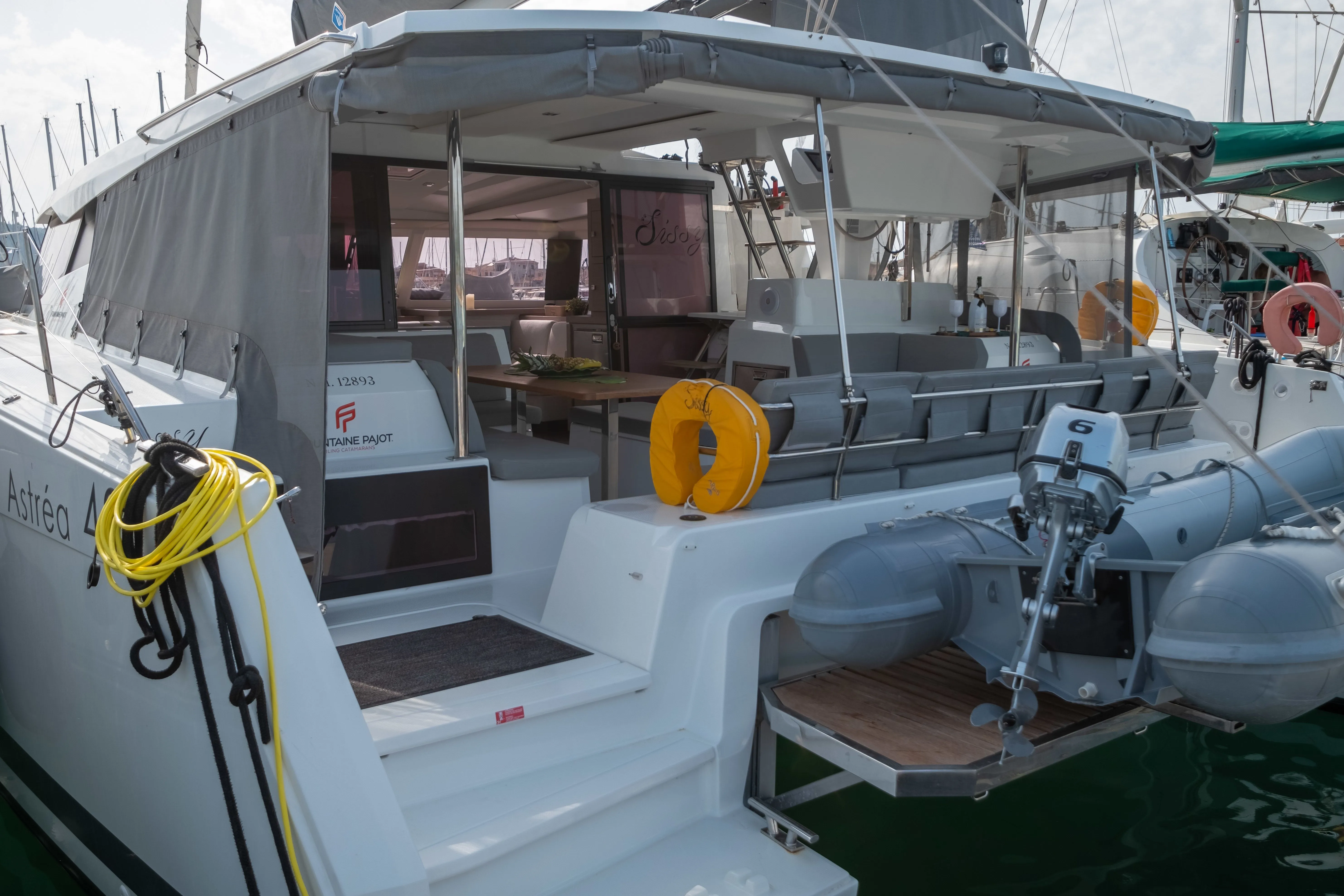 Sissy Charterboot - 4