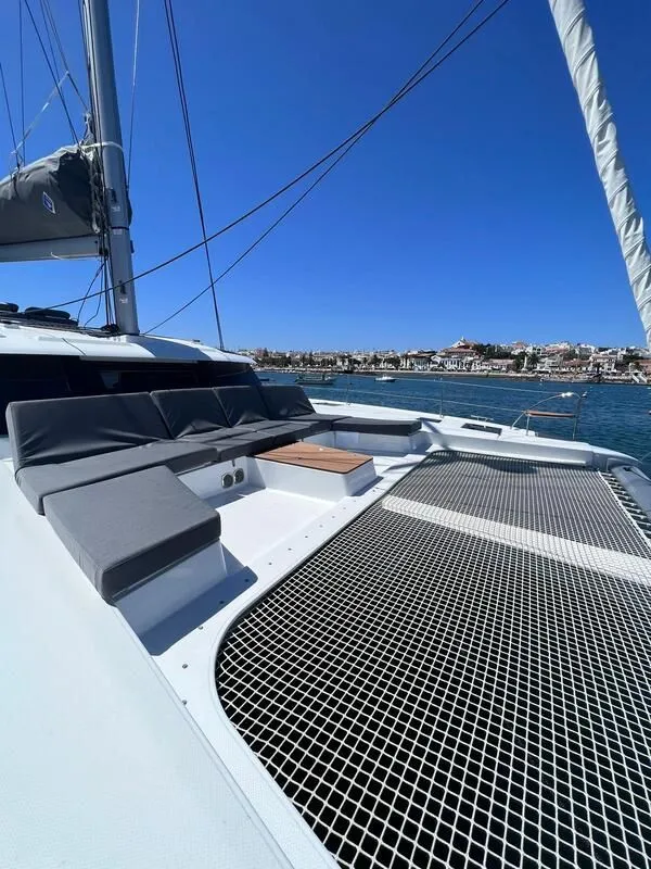 Le Grand Bogavant Charter Boat