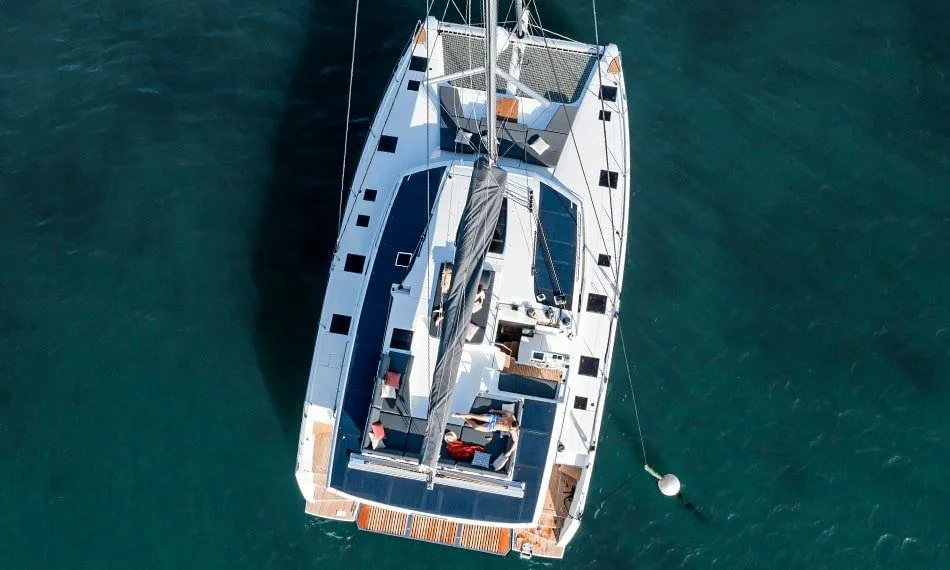 Charter a 15.54m Catamaran in Cannigione