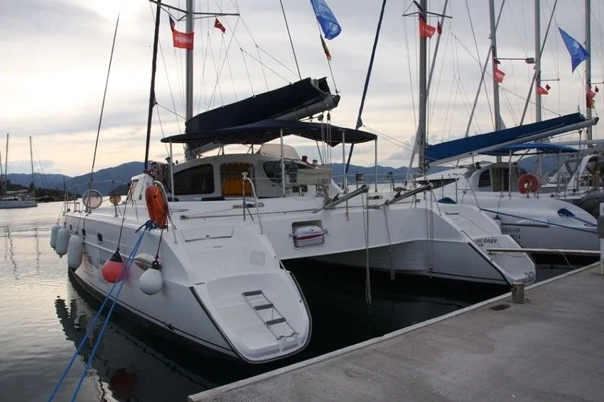 Лодка - 13.04м аренда Fountaine Pajot Belize 43 в Мармарис